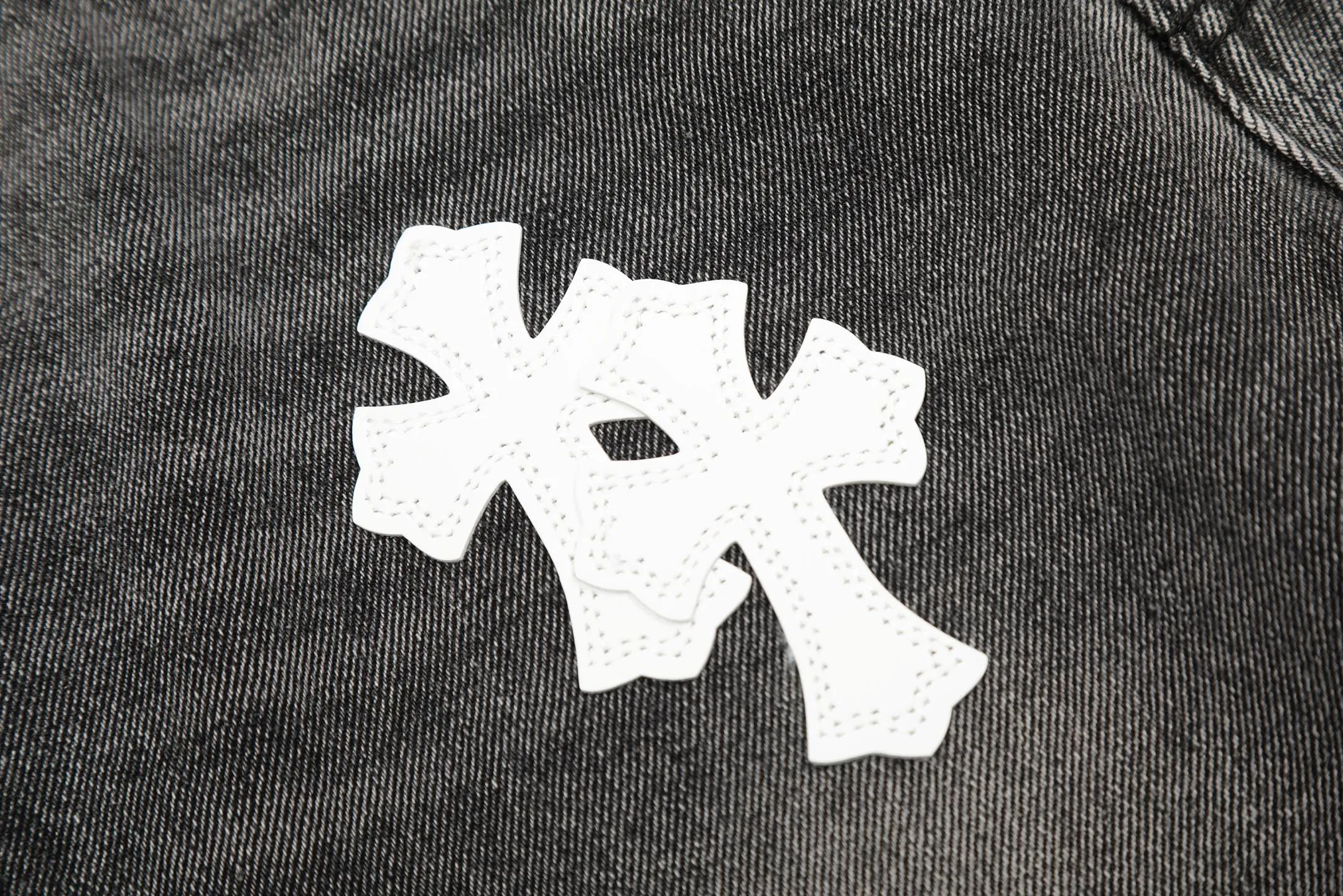 #8160 P260💰 Independent GALLERY DEPT. Vintage spliced black and gray snowflake pattern cross loose washed flared jeans - truly restore the ultimate texture of Vintage - original hardware accessories washed and other elevators, QR code analysis are all purchased from the original factory, high degree of restoration, you are welcome to compare with a certain product ~ - three-dimensional version Loose and comfortable, not picky about the figure, taller and slimmer, factory Seiko, original factory quality control, same style for men and women, can be matched with couples, versatile recommendation Essential jeans for all seasons - sizes: 28 30 32 34 36